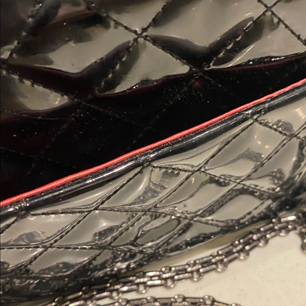 Fashion Pattern bag with gun metal chain comes with dust bag - Picture 5 of 8